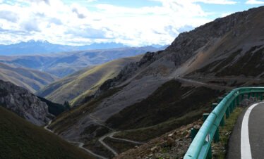 Ultimate Qinghai-Sichuan Overland Adventure